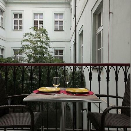 Quiet Apartment With Balcony Charles Bridge Prague Extérieur photo