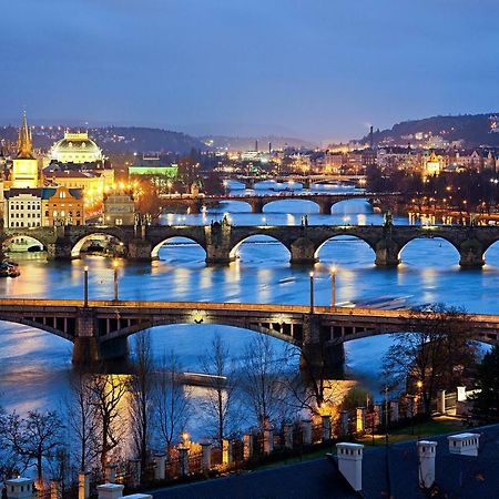 Quiet Apartment With Balcony Charles Bridge Prague Extérieur photo