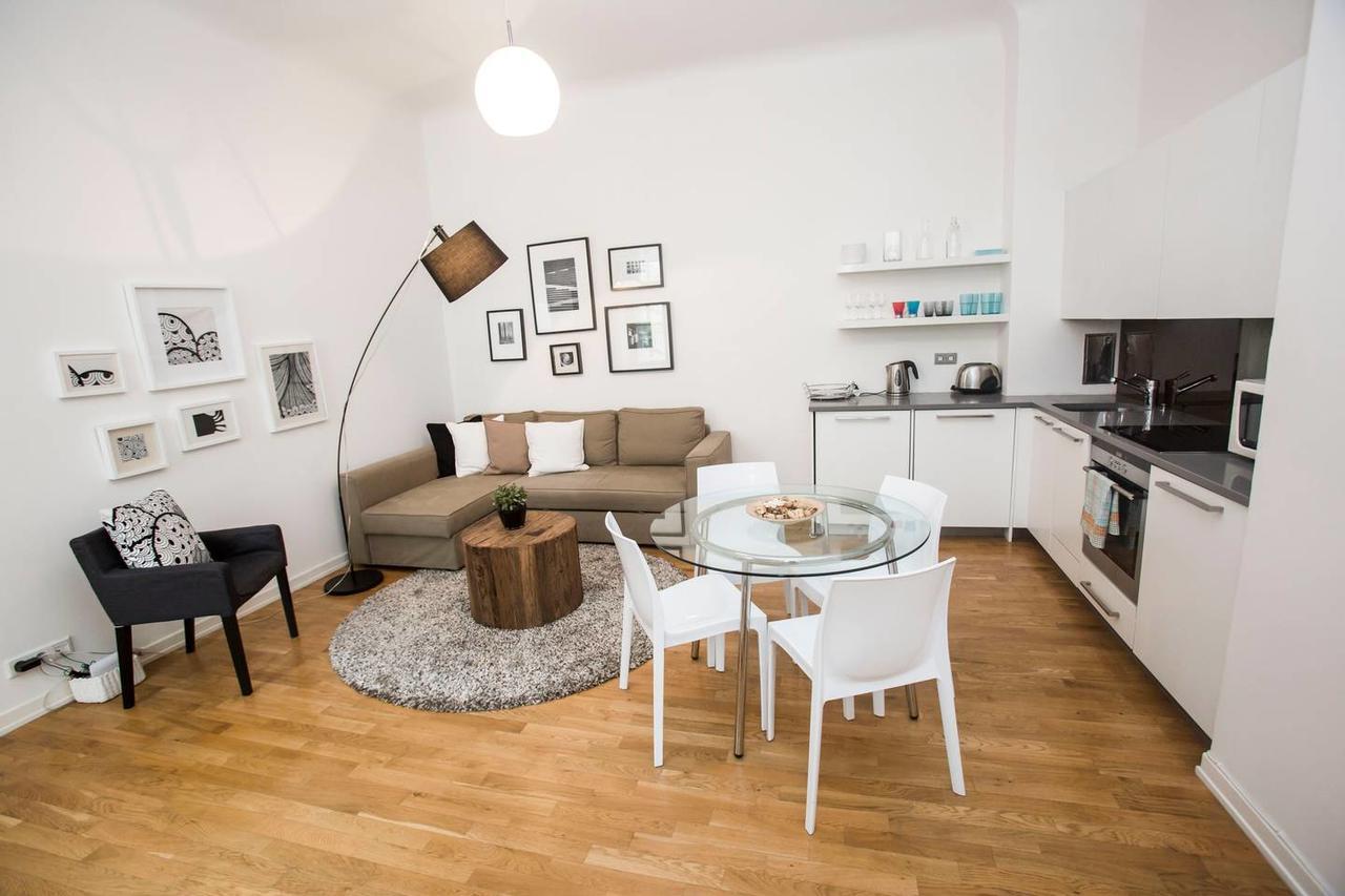Quiet Apartment With Balcony Charles Bridge Prague Extérieur photo