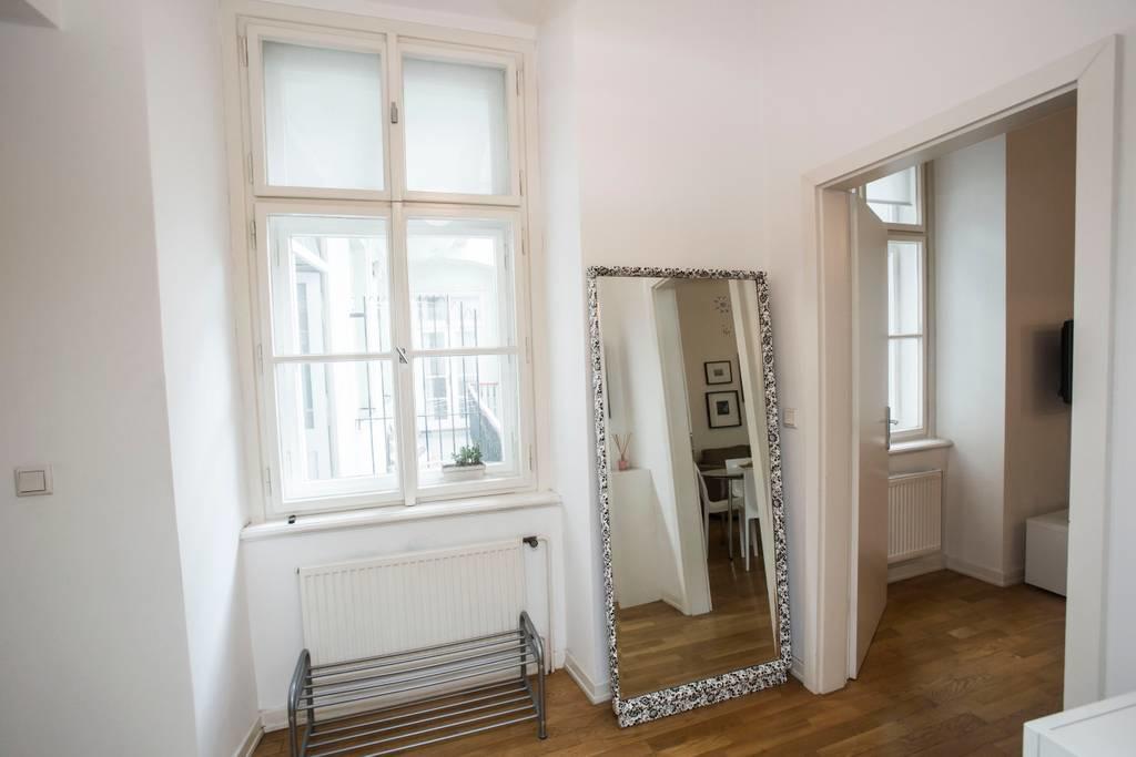 Quiet Apartment With Balcony Charles Bridge Prague Extérieur photo