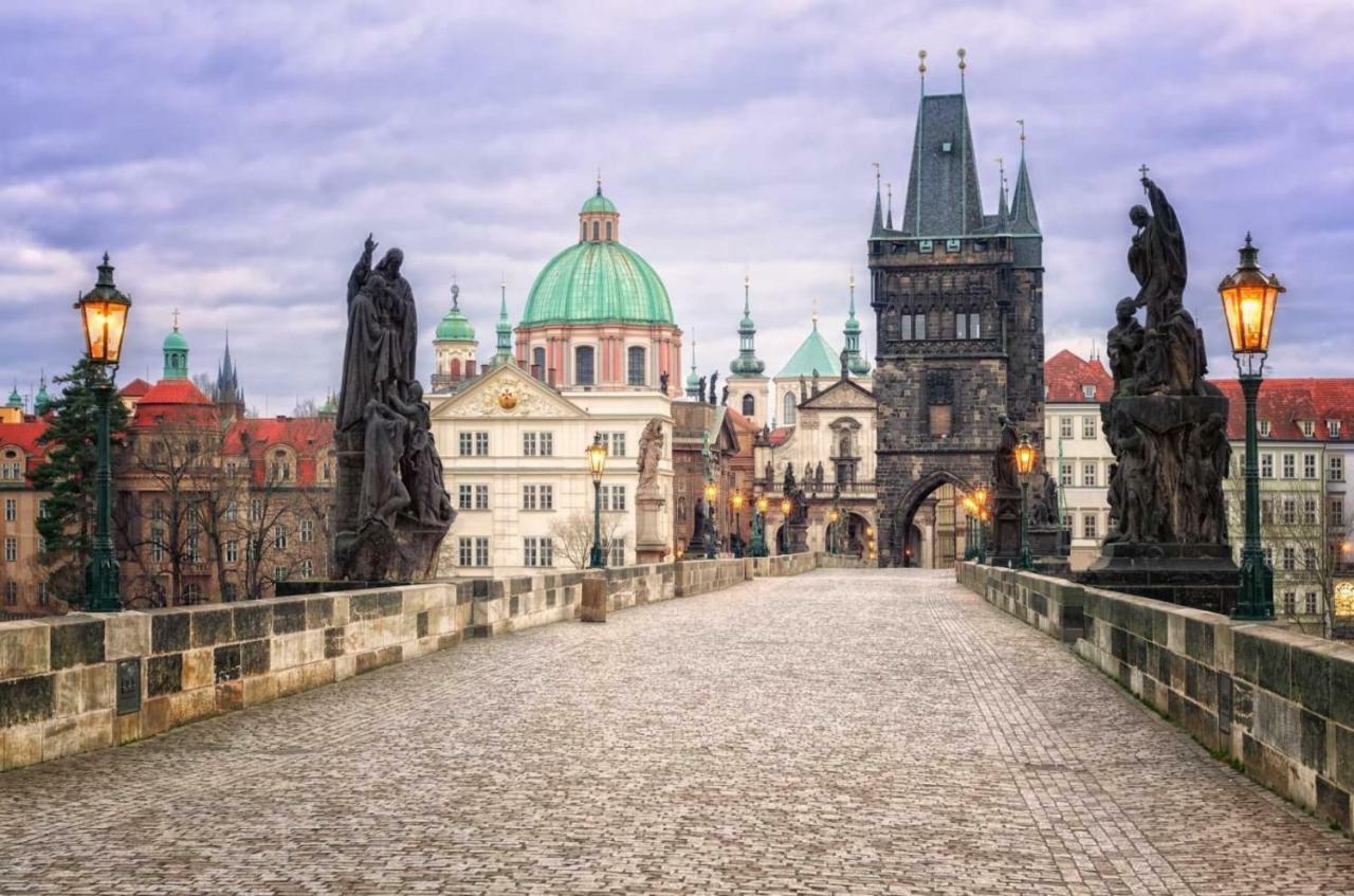 Quiet Apartment With Balcony Charles Bridge Prague Extérieur photo