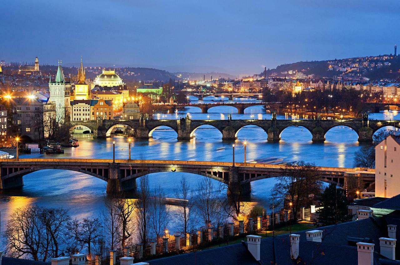 Quiet Apartment With Balcony Charles Bridge Prague Extérieur photo